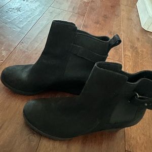 Ugg Indra Women’s Combat Boots black   Womens 8.5